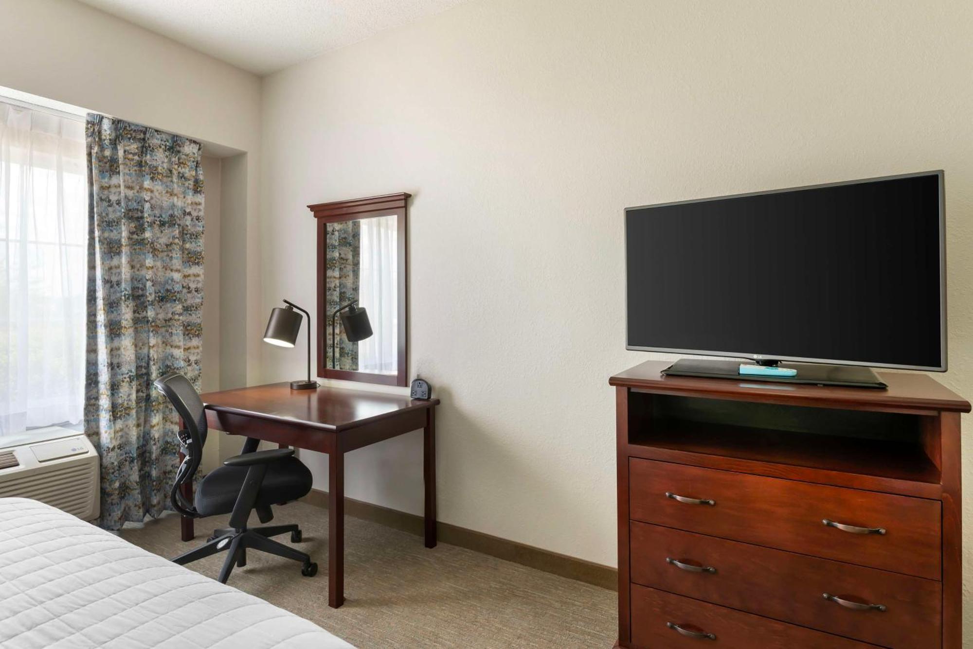 Best Western Plus Crossroads Inn & Suites Zion Crossroads Bagian luar foto