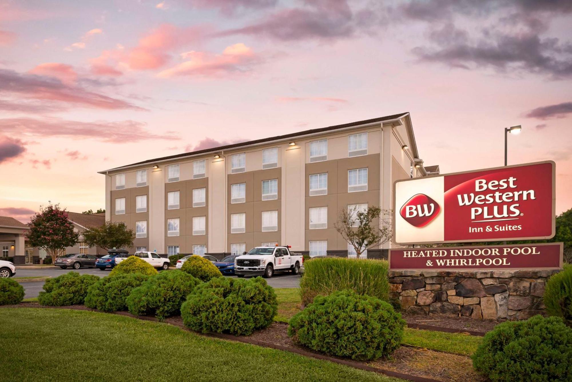Best Western Plus Crossroads Inn & Suites Zion Crossroads Bagian luar foto